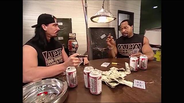APA backstage (Raw 29.10.2001)