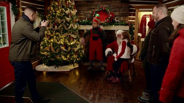 Коледно градче  A Christmas Village  (2018) Бг Аудио ( Високо Качество) Част 3