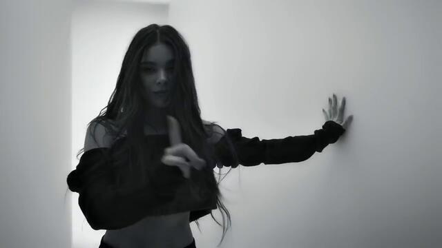 Hailee Steinfeld - I Love You's (Official Video)