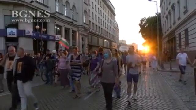 Мирно шествие до Орлов мост, сблъсъци на бул. „Дондуков“ (10.7.2020)