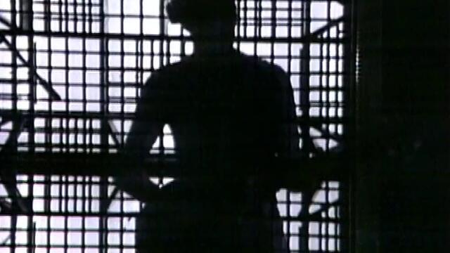 Devo - Girl U Want (Live on Fridays 1980)