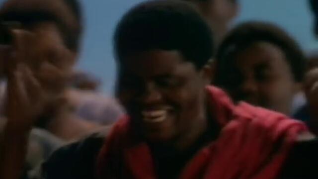 Paul Simon - Diamonds On The Soles Of Her Shoes (Official Video)