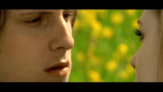 Green Day - Wake Me Up When September Ends [Official Music Video]