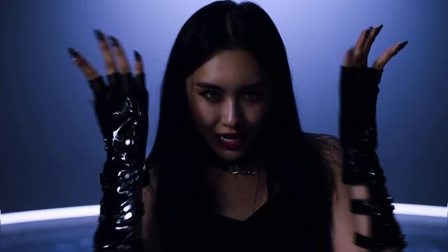 EVERGLOW (에버글로우) - LA DI DA MV