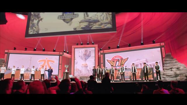 League of Legends Worlds 2020 | Cinematic Trailer - 10 Years of Memories