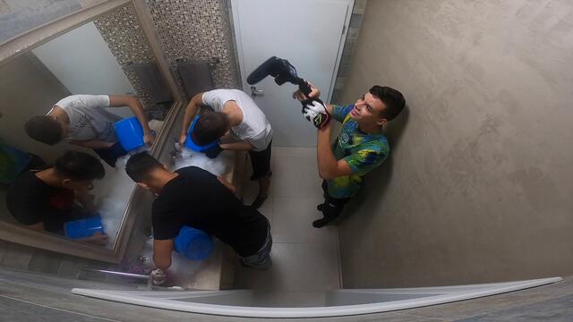 ОДИМИХ ЦЯЛАТА КЪЩА! Експерименти със СУХ ЛЕД и Много Смях!