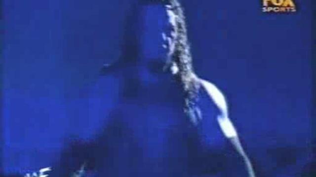 WWF: Гробаря и Кейн срещу "Ледения" Стив Остин и Грамадата