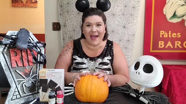 CHEAP AND EASY DISNEY DIY PUMPKIN -- MICKEY MOUSE