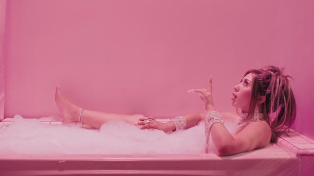 Kali Uchis, Jhay Cortez – La Luz [Official Music Video]