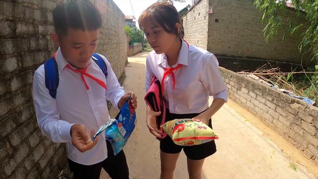 Hưng Troll | Bị Trẻ Trâu Khinh Thường Thách Thức Làm Gói Bim Bim Khổng Lồ Và Cái Kết