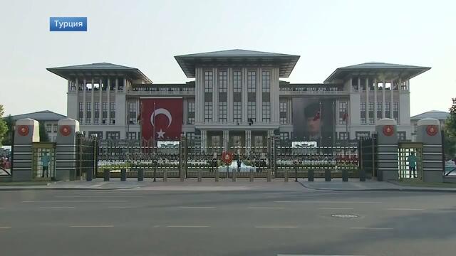 Президент Турции Реджеп Тайип Эрдоган подает в суд на парижский еженедельник Charlie Hebdo.