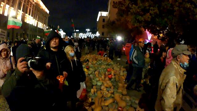 Протестираща на протест #ден115 .. Да сготвим Бойко! ... #оставка на #борисов и #гешев .. гр. София