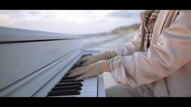 Gioli & Assia - Hands On Me (Official Video) [Ultra Music]