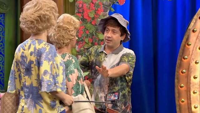 Turist Teyzeler - Güldür Güldür Show 242.Bölüm