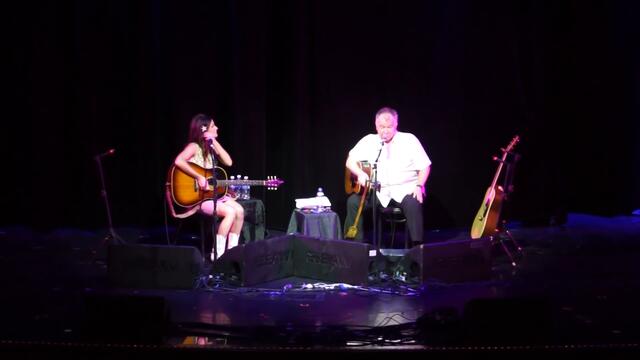 Kacey Musgraves sings "Burn One With John Prine" to John Prine