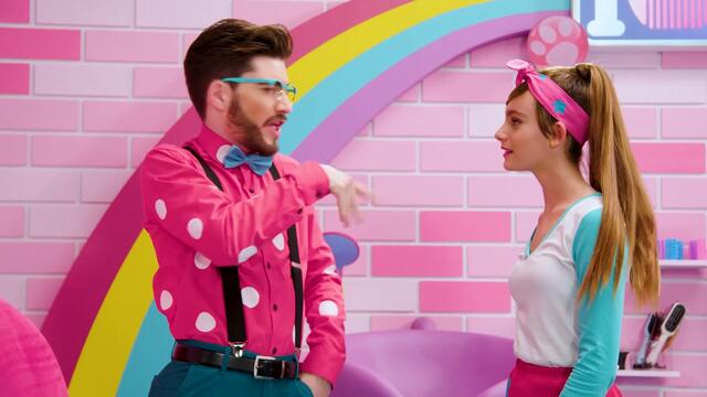 Изложбата на Алексия 🎨🌈 VIP PETS 🌈 ВИП Петс 🌈 Салон "F&F" 💇🏼 НОВ Епизод ✨ Видео за деца на български