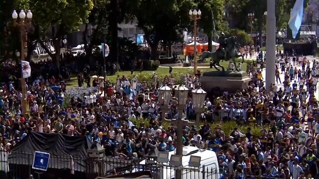 Argentinian Vice President joins crowds of mourners at Maradona's wake