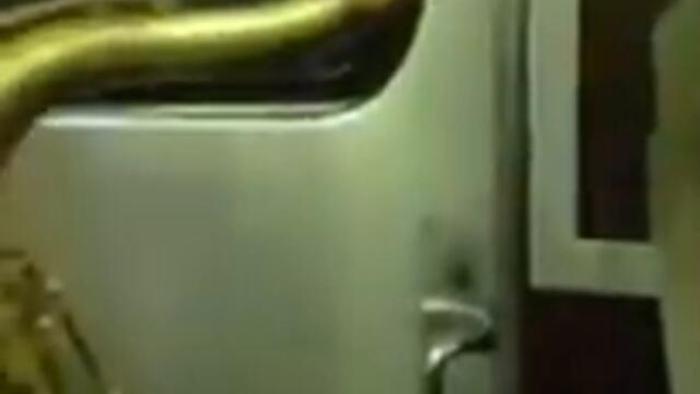 SAX BATTLE IN NYC SUBWAY (original duh...)