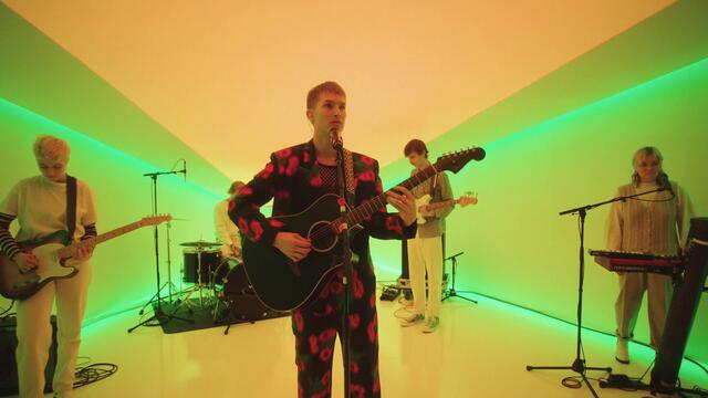 Gus Dapperton - Post Humorous (Live) | Vevo DSCVR