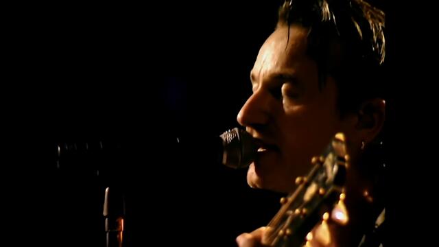 U2 – Kite (Live From The FleetCenter, Boston, MA, USA | 2001)