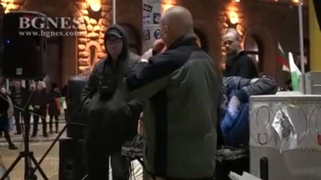 Протестиращи опитаха да щурмуват Министерски съвет