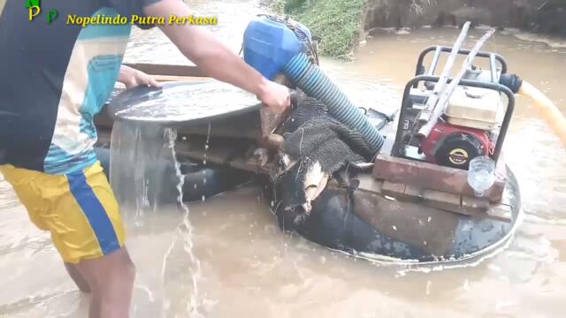 LUAR BIASA,,!! PENCARI EMAS DI SUNGAI SAAT BANJIR | GOLD DREDGING IN RIVER