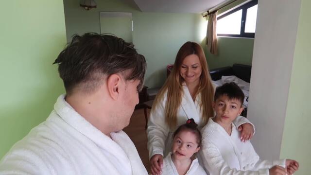 😍СРЕЩА с ТИТА и 1-ва част от ПРОЛЕТНАТА ни ПОЧИВКА. 🎉 👟GIVEAWAY👟 🎁 Живот със Синдром на Даун🌞