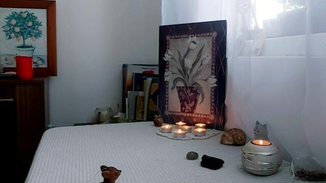 #Таро #Рийдинг #Анализ               🤔🔮👟Дали успявам да вляза в обувките на другия/та?