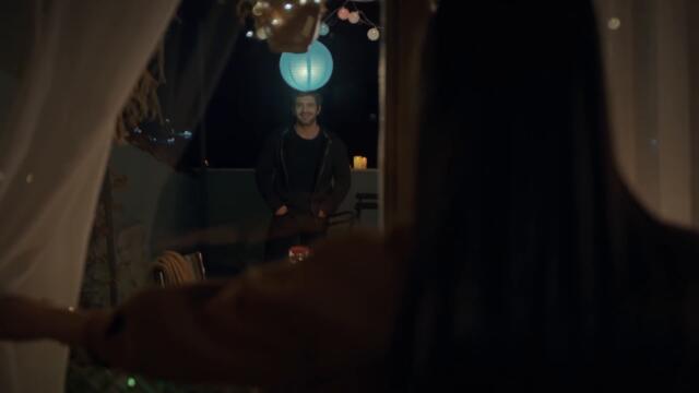 Alev Alev | Rüya ve Ömer'in Teras Yemeği