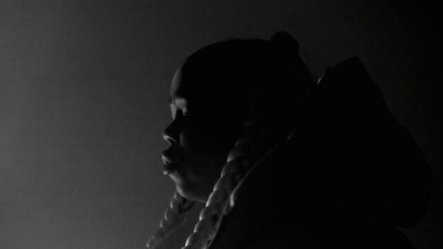 Zoe Wees - Hold Me Like You Used To (Official Video)