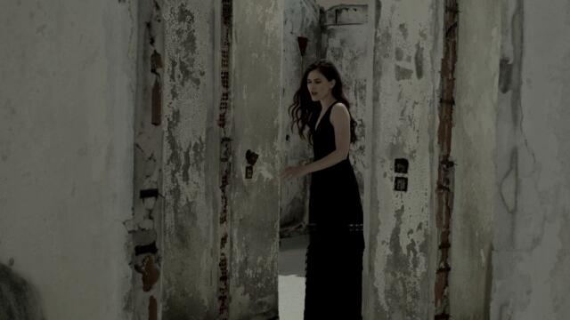 Αλεξάνδρα Κόνιακ - Μόνο Εσένα | Official Video Clip