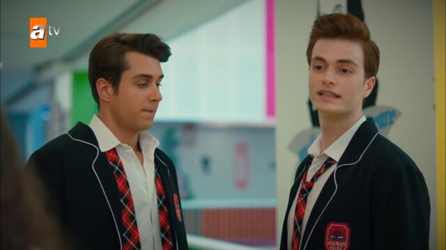 Berk, Asiye ve Doruk'a sataşıyor! - Kardeşlerim 14. Bölüm